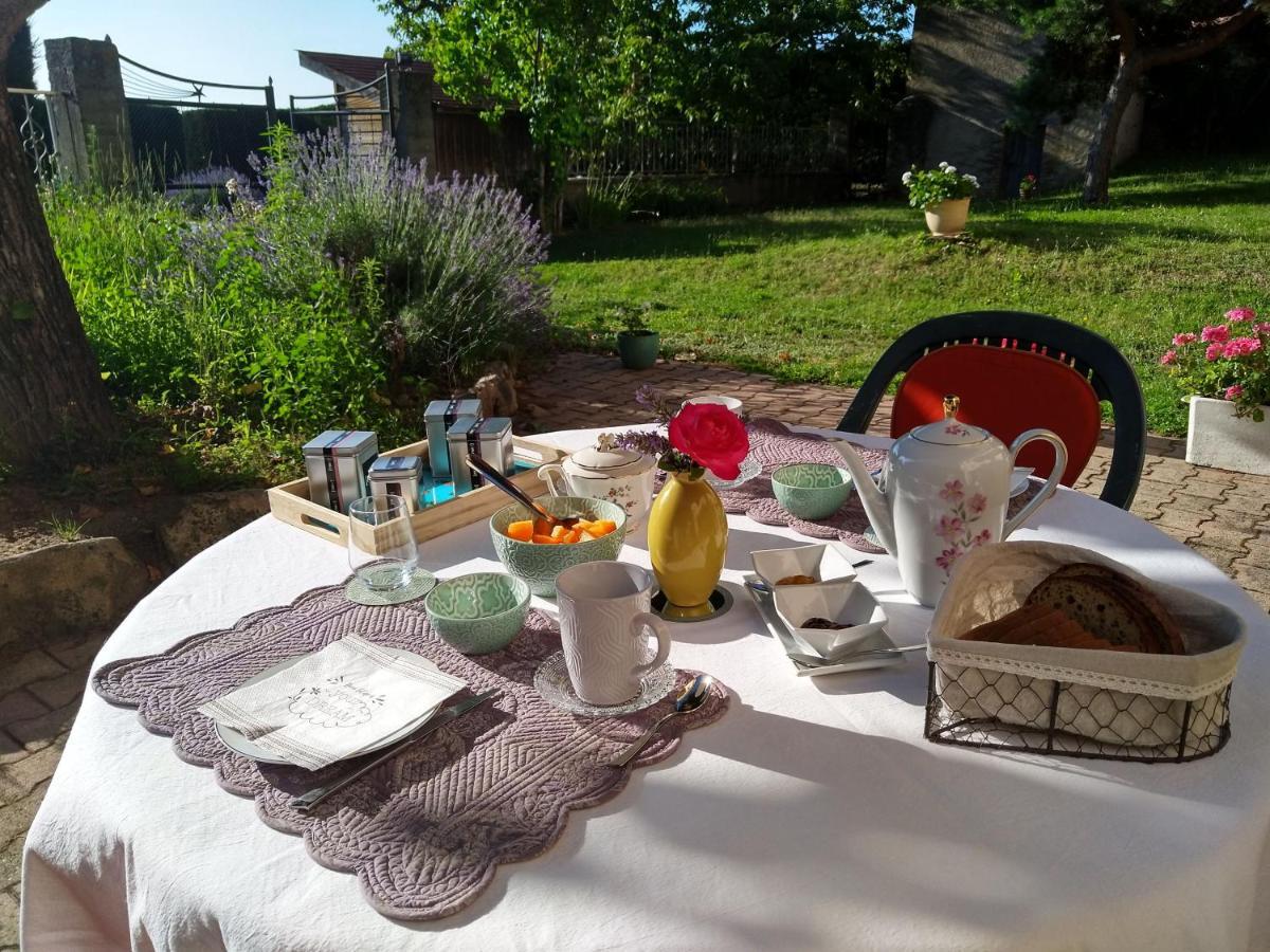 Saint-Georges-Haute-Ville Les Bessonnes Bed & Breakfast エクステリア 写真