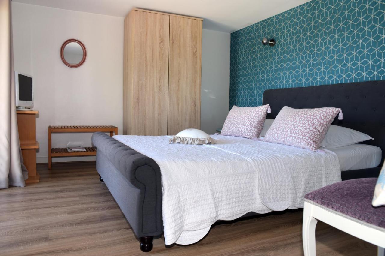 Saint-Georges-Haute-Ville Les Bessonnes Bed & Breakfast エクステリア 写真