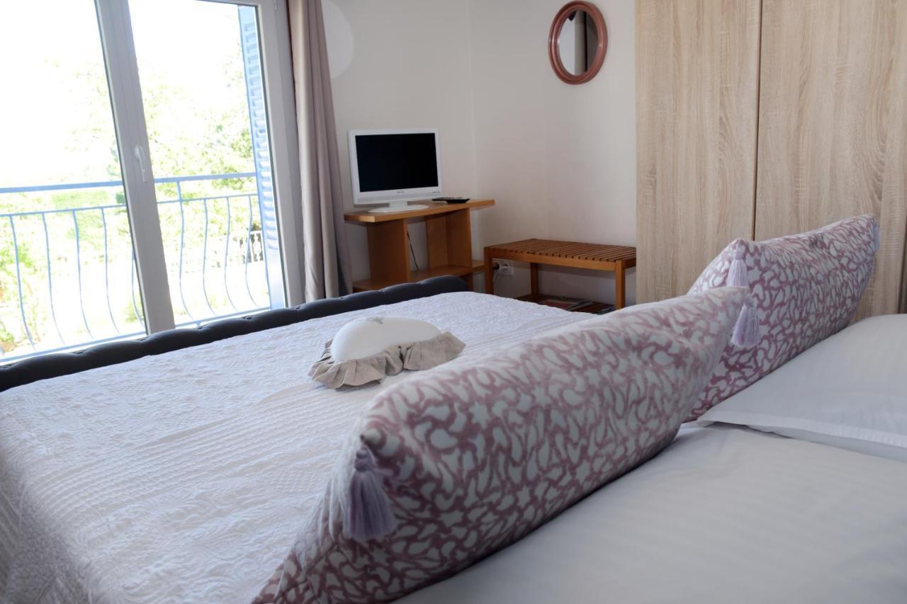 Saint-Georges-Haute-Ville Les Bessonnes Bed & Breakfast エクステリア 写真